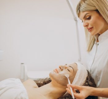 Conseils pour devenir une esthéticienne qualifiée