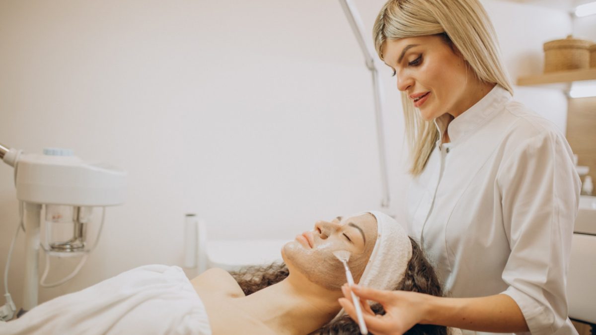 Conseils pour devenir une esthéticienne qualifiée