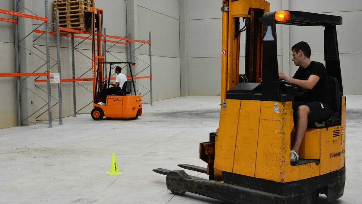 La formation CACES nacelle : un atout indispensable pour la conduite en hauteur